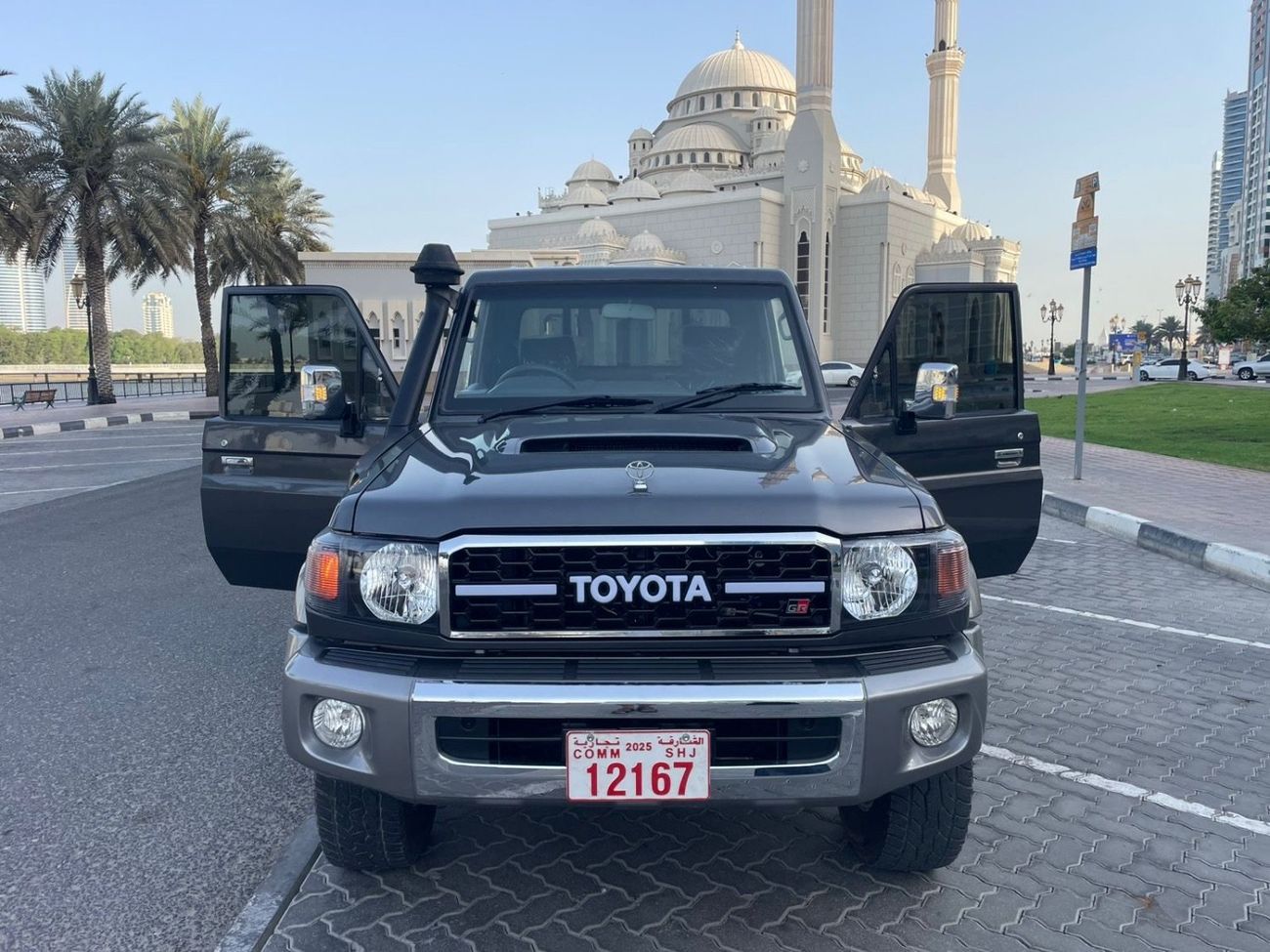 Toyota Land Cruiser Pick Up Extra Cab export from Australia