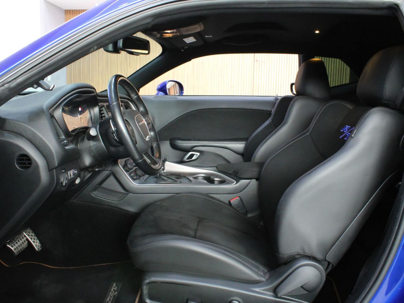 دودج تشالينجر R/T Shaker 5.7L (372 HP)