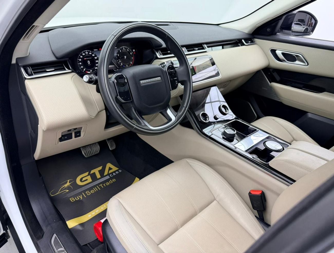 لاند روفر رينج روفر فيلار 2020 Range Rover Velar P250 SE Dynamic, Warranty, Fully Loaded, Excellent Condition, GCC