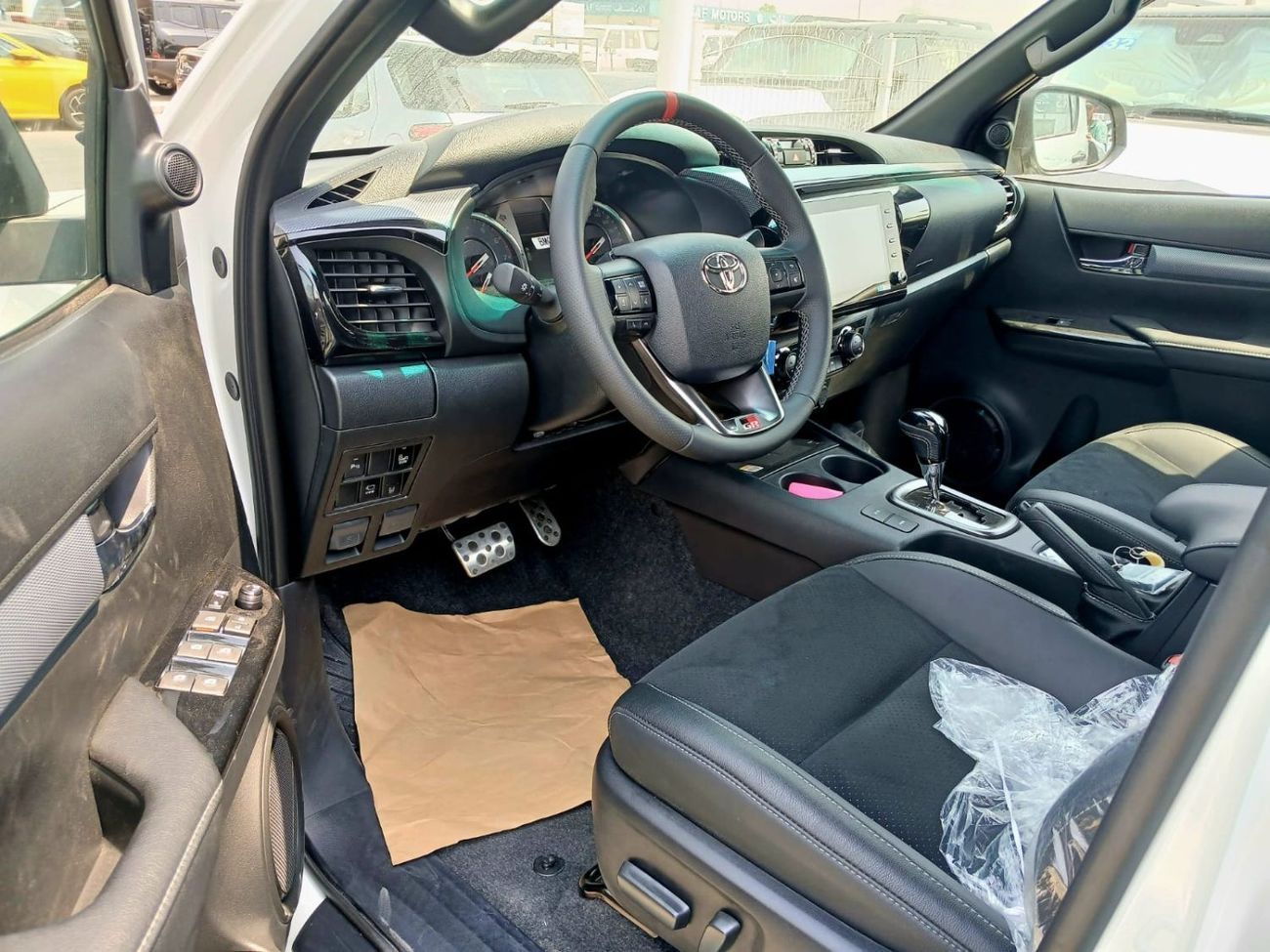 تويوتا هيلوكس GR Sport 4.0L