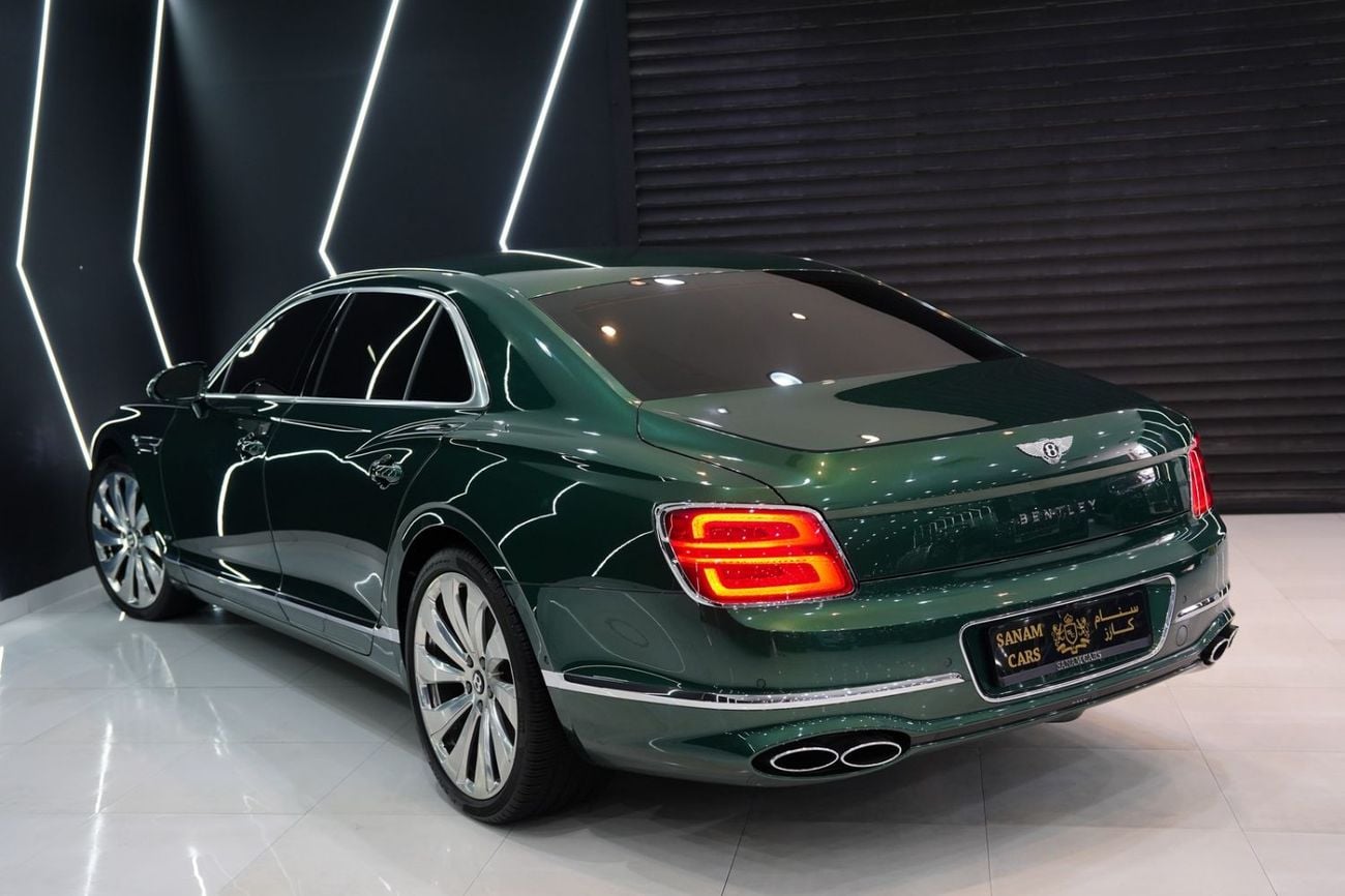 Bentley Flying Spur 2022 Bentley Flying Spur V8, Mulliner Driving Specs, Rare Green, Rear Touchscreen!!