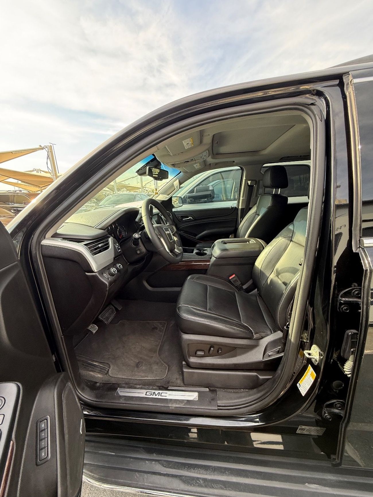 جي أم سي يوكون XL Denali 6.2L (8 Seater)