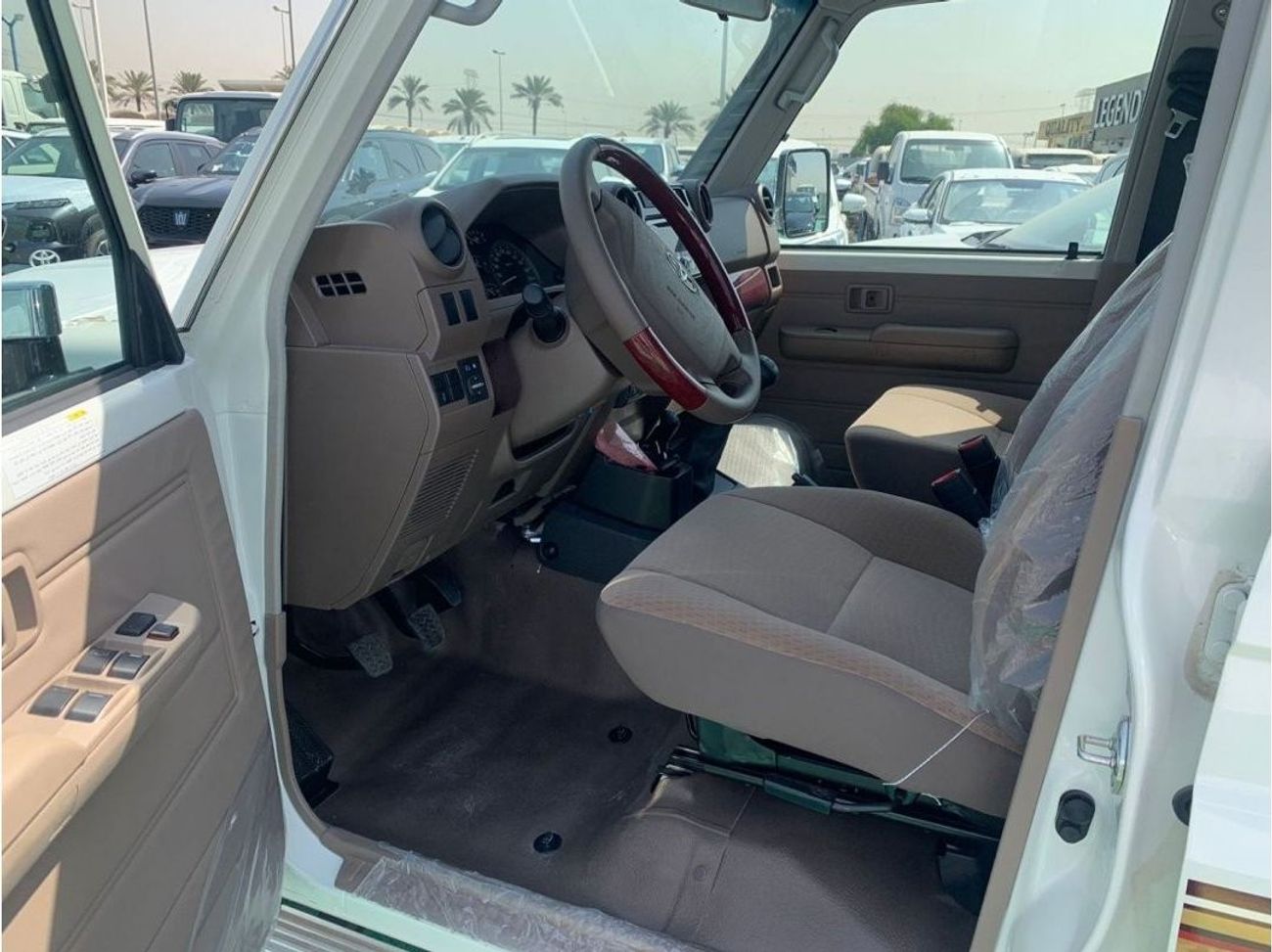تويوتا لاند كروزر بيك آب 2023 Toyota Land Cruiser Pickup 4.5L V8 Diesel with difflock Manual Zero KM