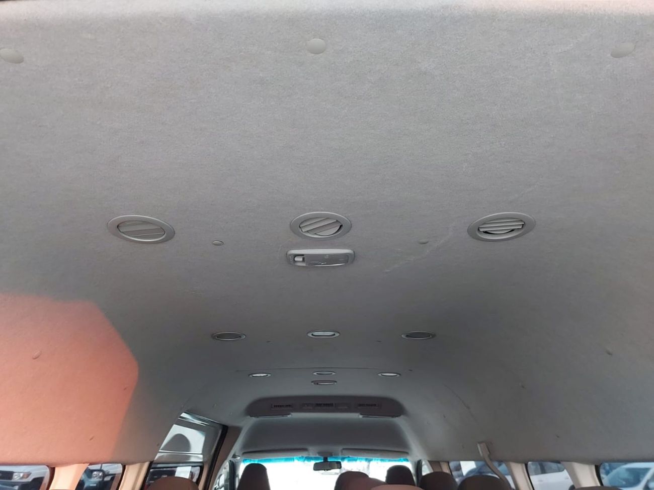 تويوتا هاياس TOYOTA HIACE COMMUTER VAN RHD 2016 MODEL 2.7 L PETROL AUTOMATIC(PM69524)