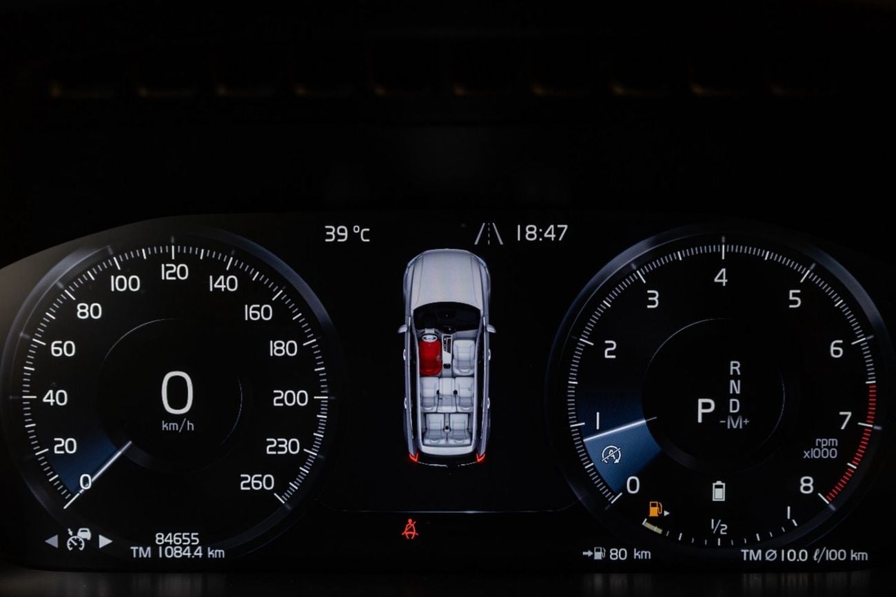 فولفو XC 90 MOMENTUM