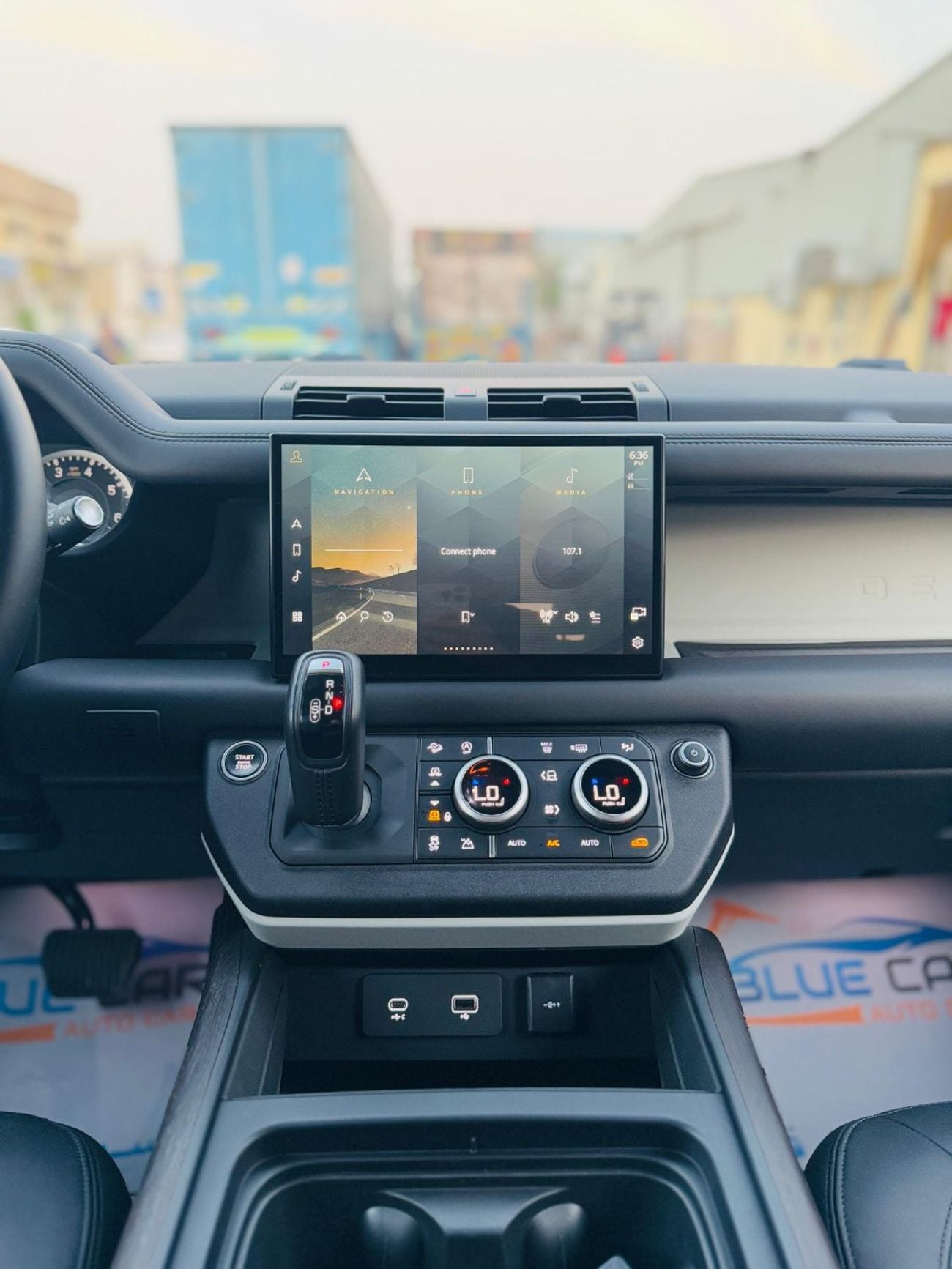 لاند روفر ديفندر