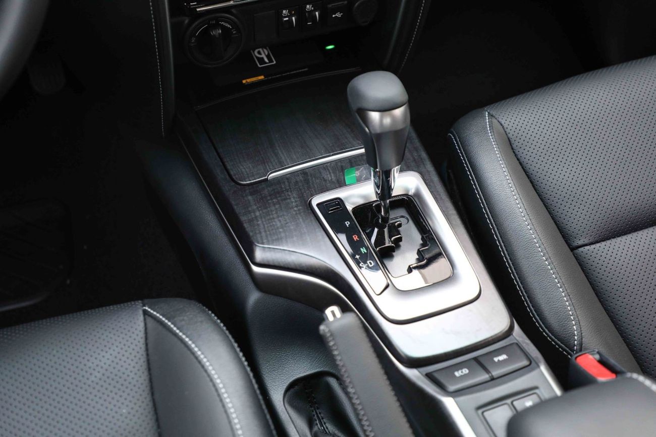 تويوتا فورتونر تويوتا فورتشنر 2024 4.0 4x4 HI - أسود اتيتيود من الداخل أسود | تصدير فقط