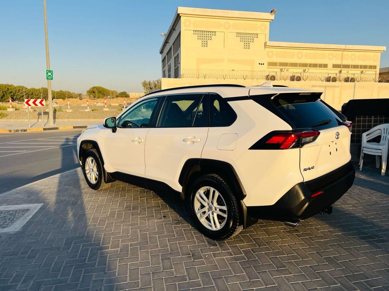 Toyota RAV4 XLE  2.5
