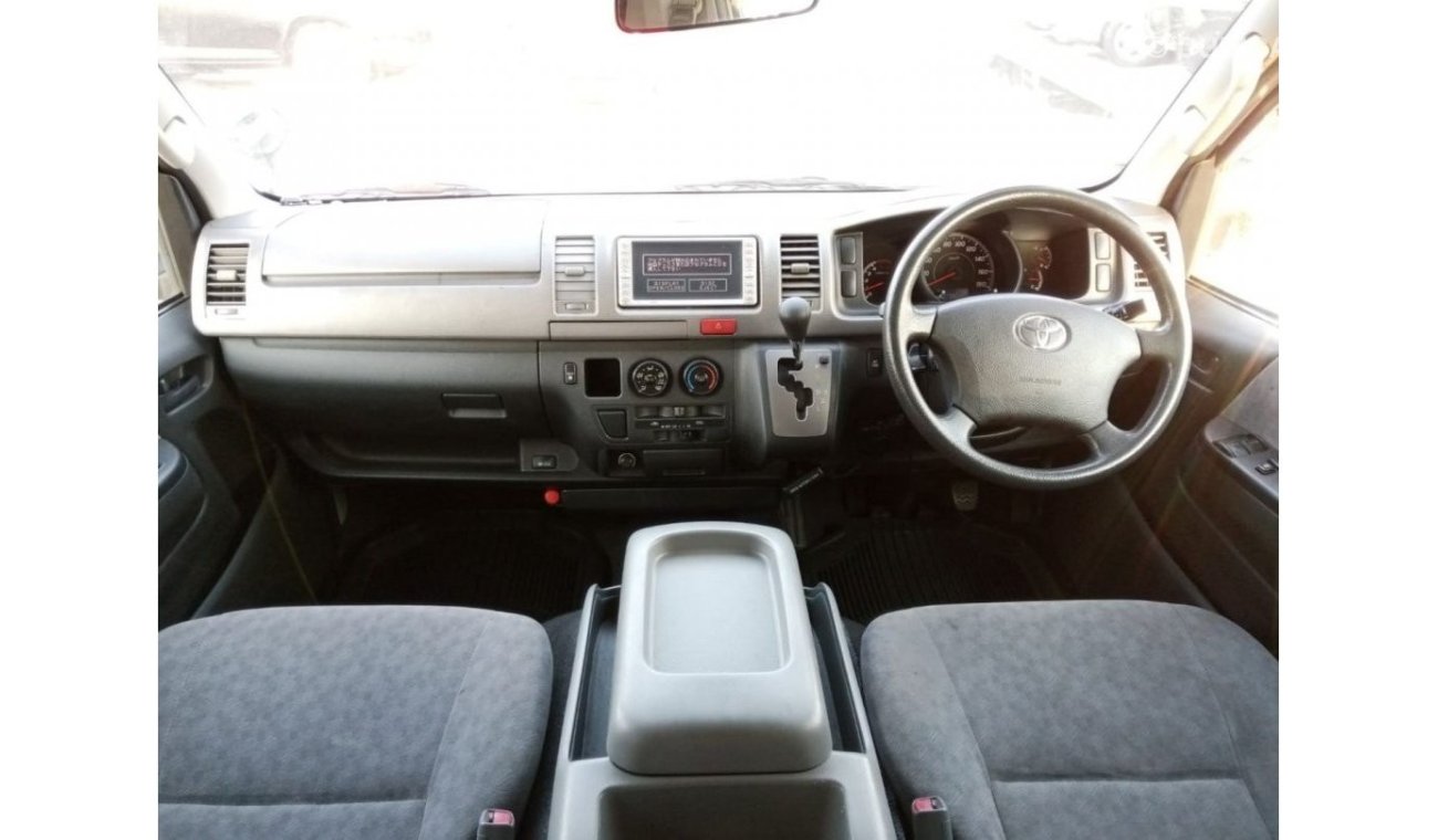 Toyota Hiace TOYOTA HIACE VAN RIGHT HAND DRIVE (PM887)