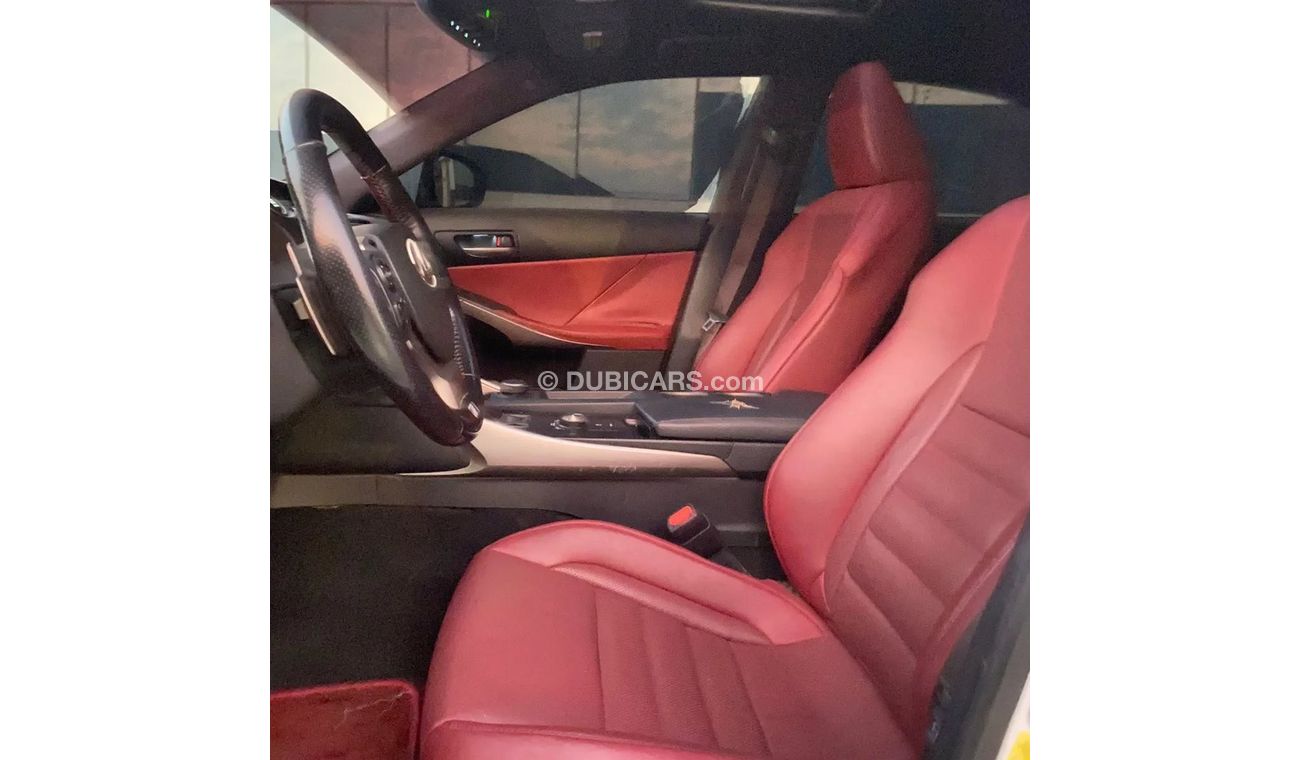 Lexus IS 200 Lexus IS200t F SPORT Model: 2016 Price: 30,000 dirhams Walk: 106,000 km American imported Full optio