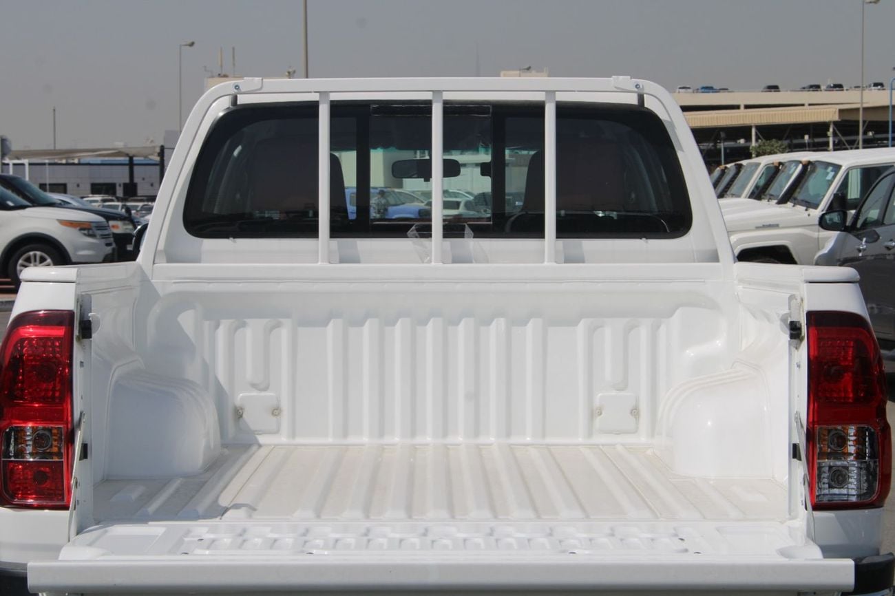 Toyota Hilux TOYOTA HILUX 2.4L DIESEL DOUBLE CAB 4WD DLX-G1 MANUAL