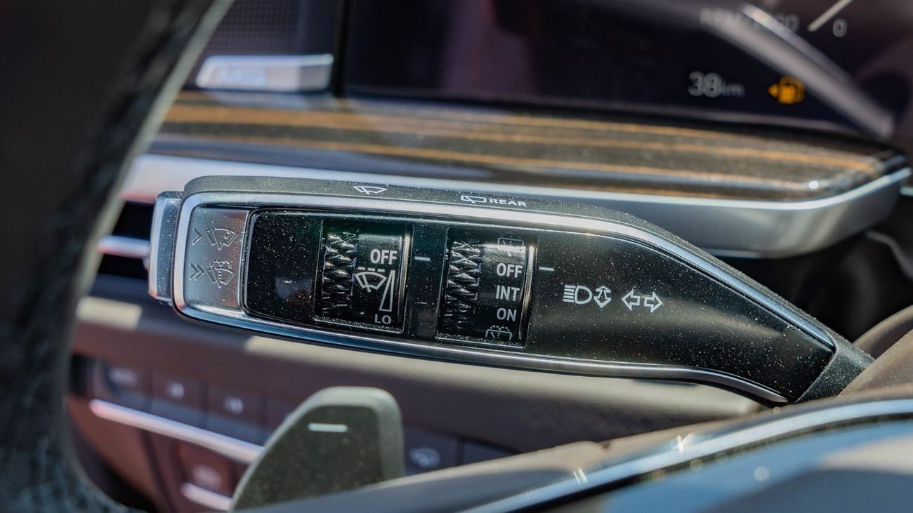 Cadillac Escalade 2025 Cadillac Escalade Premium Luxury 6.2L V8 AT Petrol