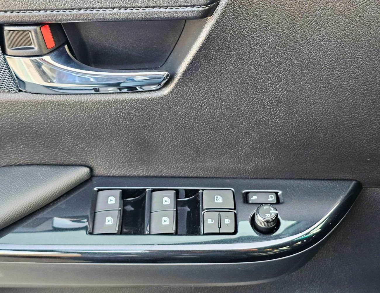 تويوتا هيلوكس GR SPORT | 4.0L V6 PETROL | BLIND SPOT | OVER FNDER+WIDE BODY | 360 САМ | DIFF LOCK | CODE # H4GRY