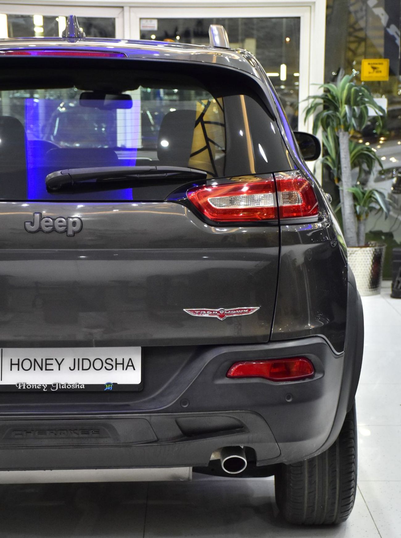 Jeep Cherokee EXCELLENT DEAL for our Jeep Cherokee TrailHawk ( 2014 Model ) in Grey Color GCC Specs