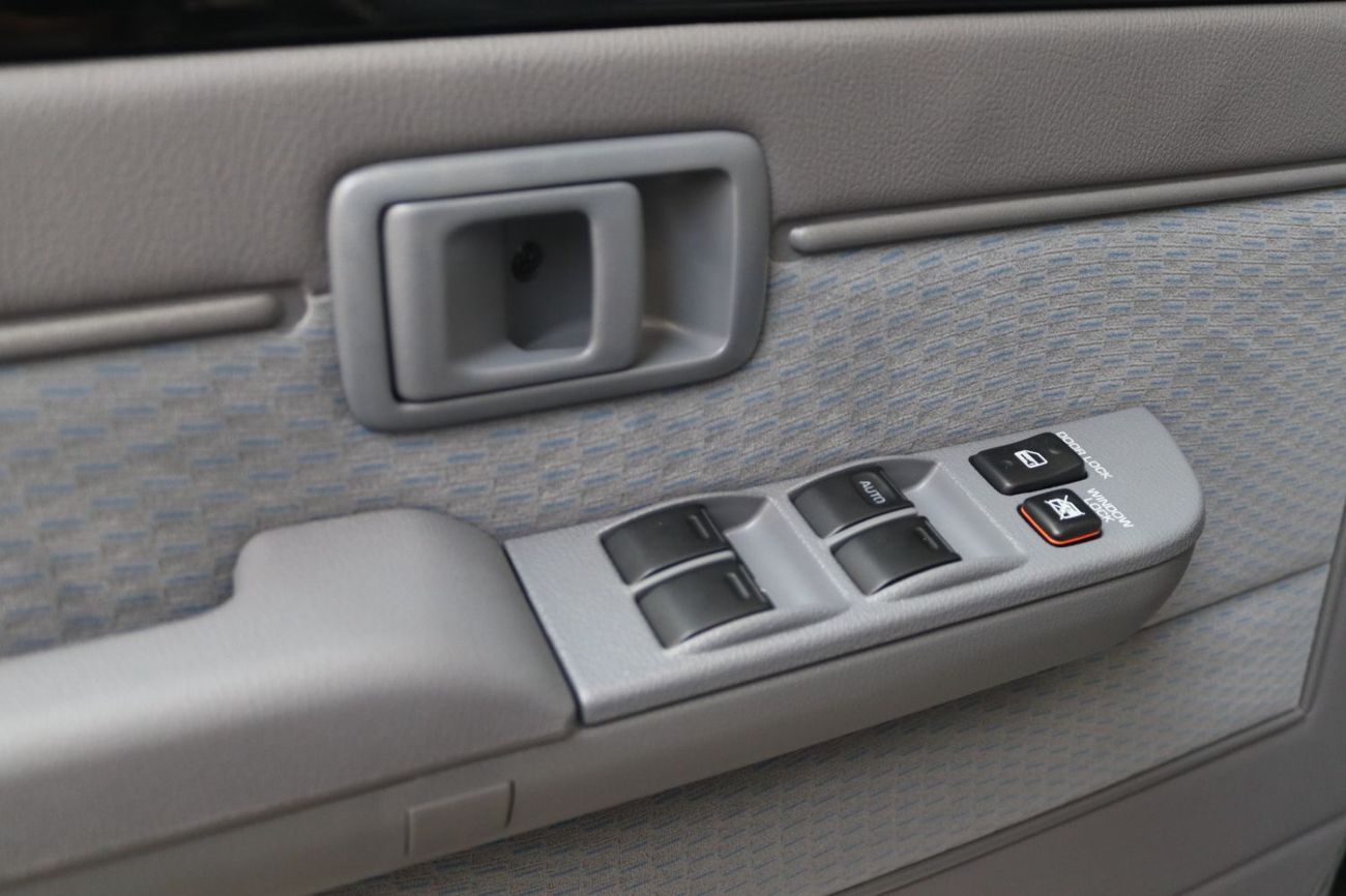 Toyota Land Cruiser 70 GRJ76 4.0 V6 PETROL M/T 40th ANNIVERSARY **EXPORT ONLY**التصدير فقط خارج الخليج***