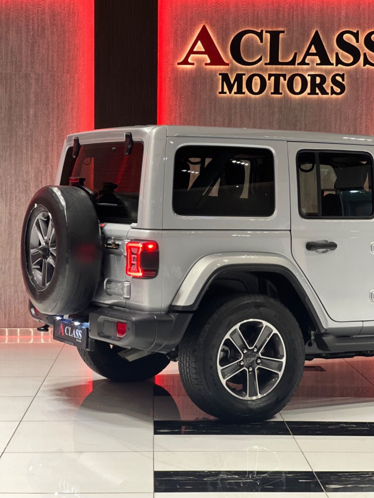 Jeep Wrangler Sahara 3.6L A/T (5 Seater)
