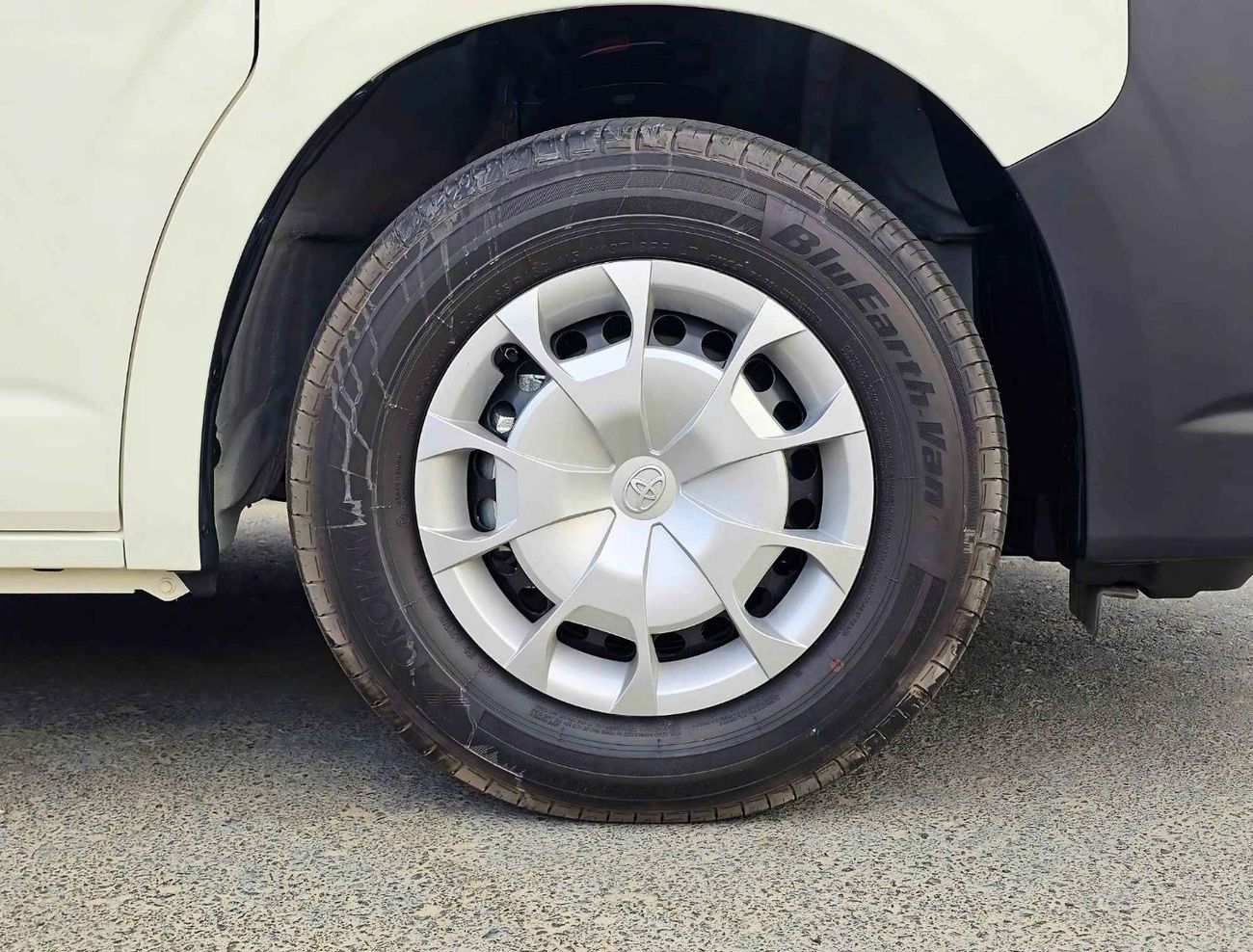 Toyota Hiace HIGHROOF NEW SHAPE/13 SEATER A/T / REAR CAMERA/ 3.5L PETROL/CODE#HPHRAB