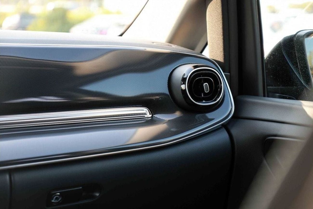 مرسيدس بنز V 300 2025 MERCEDES BENZ V300 EXTRA LONG 2.0 - BLACK inside BLACK | Export Only