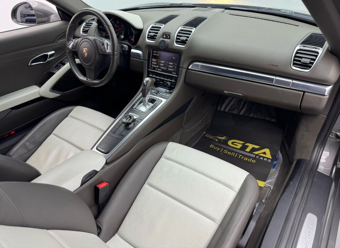Porsche 718 Cayman Std 2.0L A/T 2015 Porsche Cayman, Excellent Condition, GCC