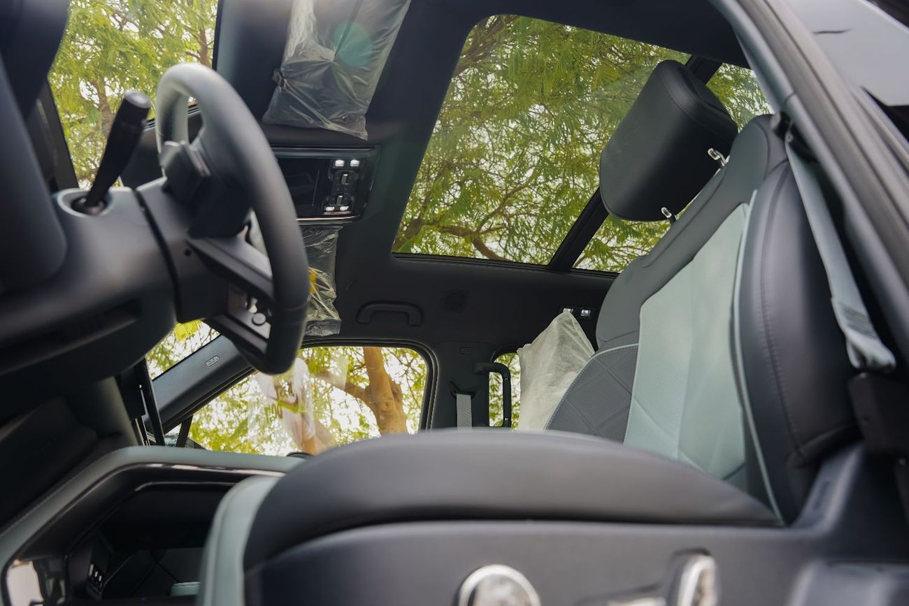 BYD Leopard 5 2025 BYD Leopard 5 Ultra Intelligent Drive Black in Blue 0km