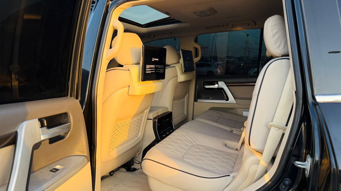 تويوتا لاند كروزر MODIFIED TO LC300 2025 MODEL | 4.0L PETROL ENGINE | LHD | AUTOMATIC TRANSMISISON | 360 VIEW CAMERA |