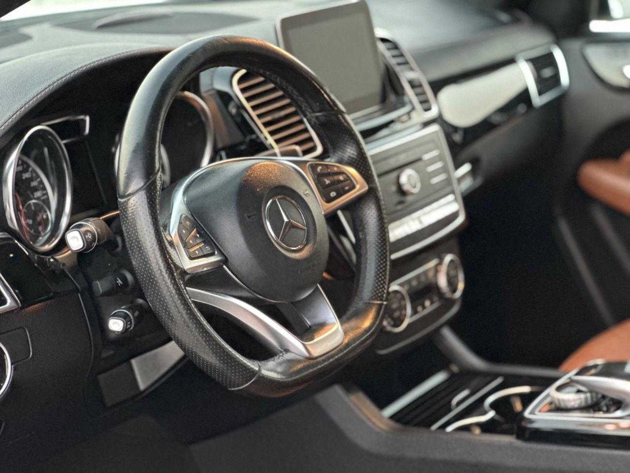 مرسيدس بنز GLE 43 AMG موديل 2019 خليجي مالك واحد من الوكاله فل مواصفات بانورما مالك اول الموتر مخزن