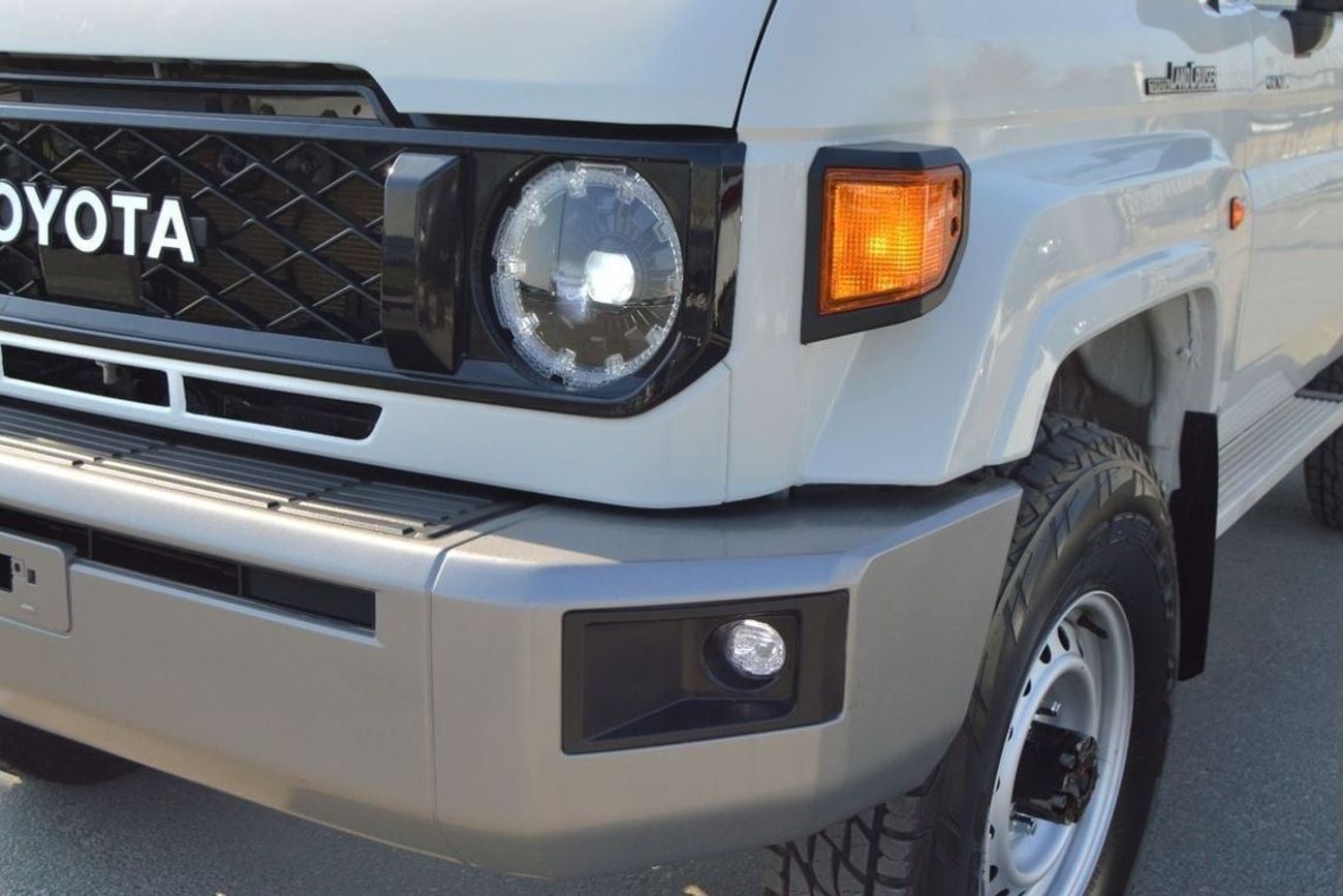 Toyota Land Cruiser 70 3 Doores