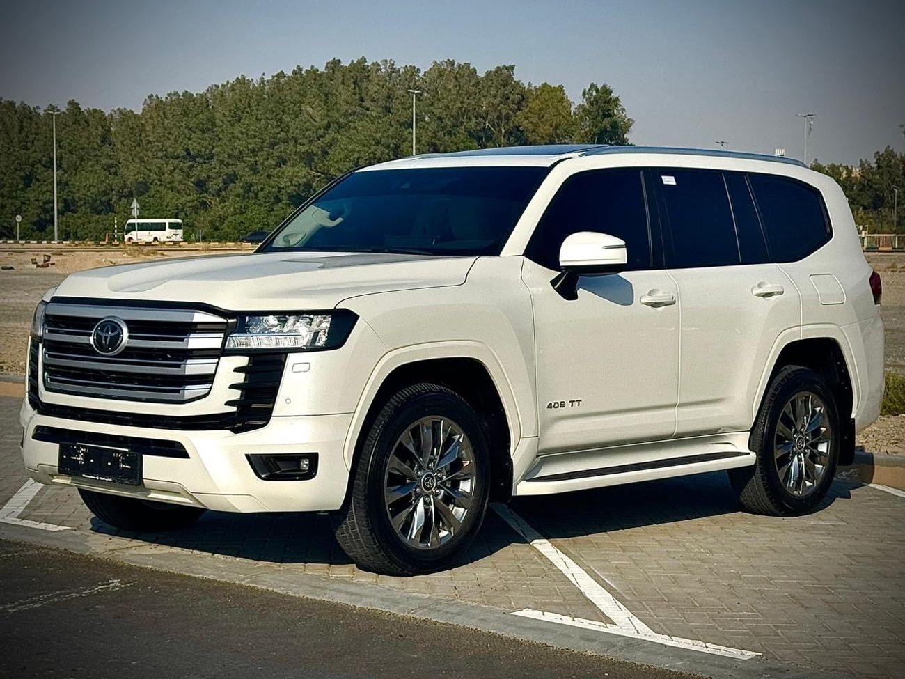 Toyota Land Cruiser LAND CRUISER,GXR 2023 3.5TWIN TURBO.GCC,Free accident Full Options.