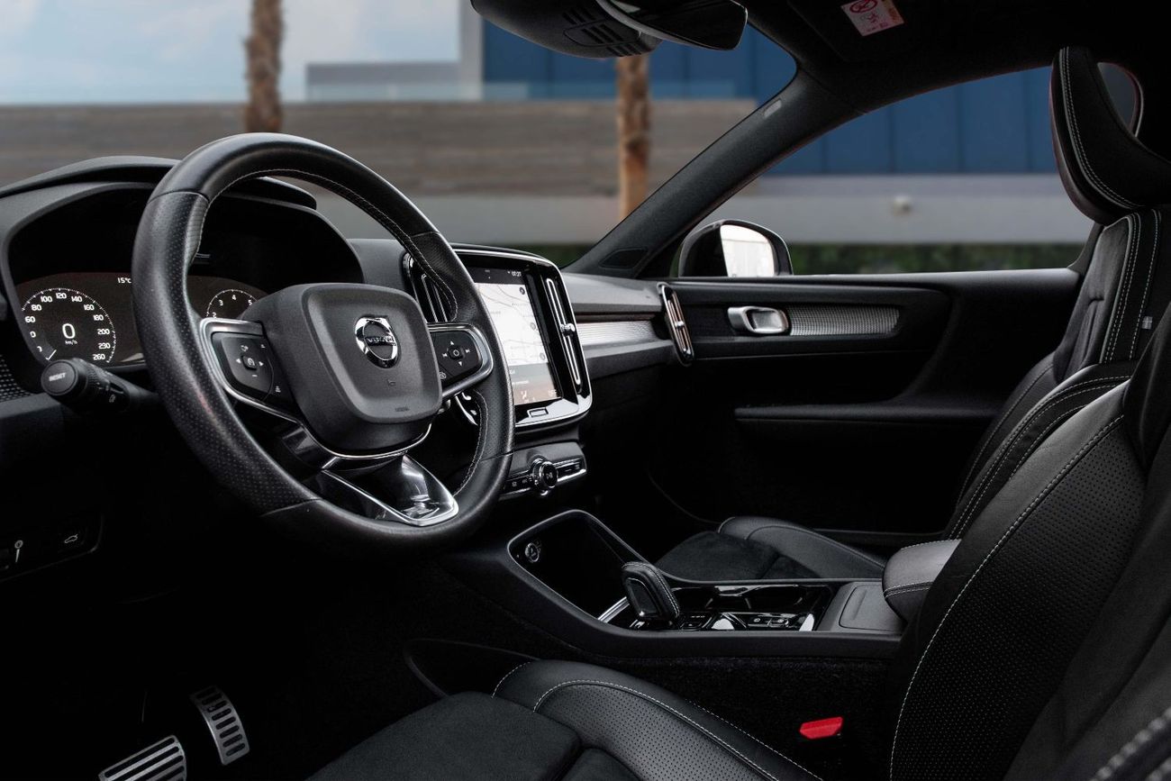 Volvo XC40 R DESIGN | 1,860 P.M  | 0% Downpayment | Agency Maintained!