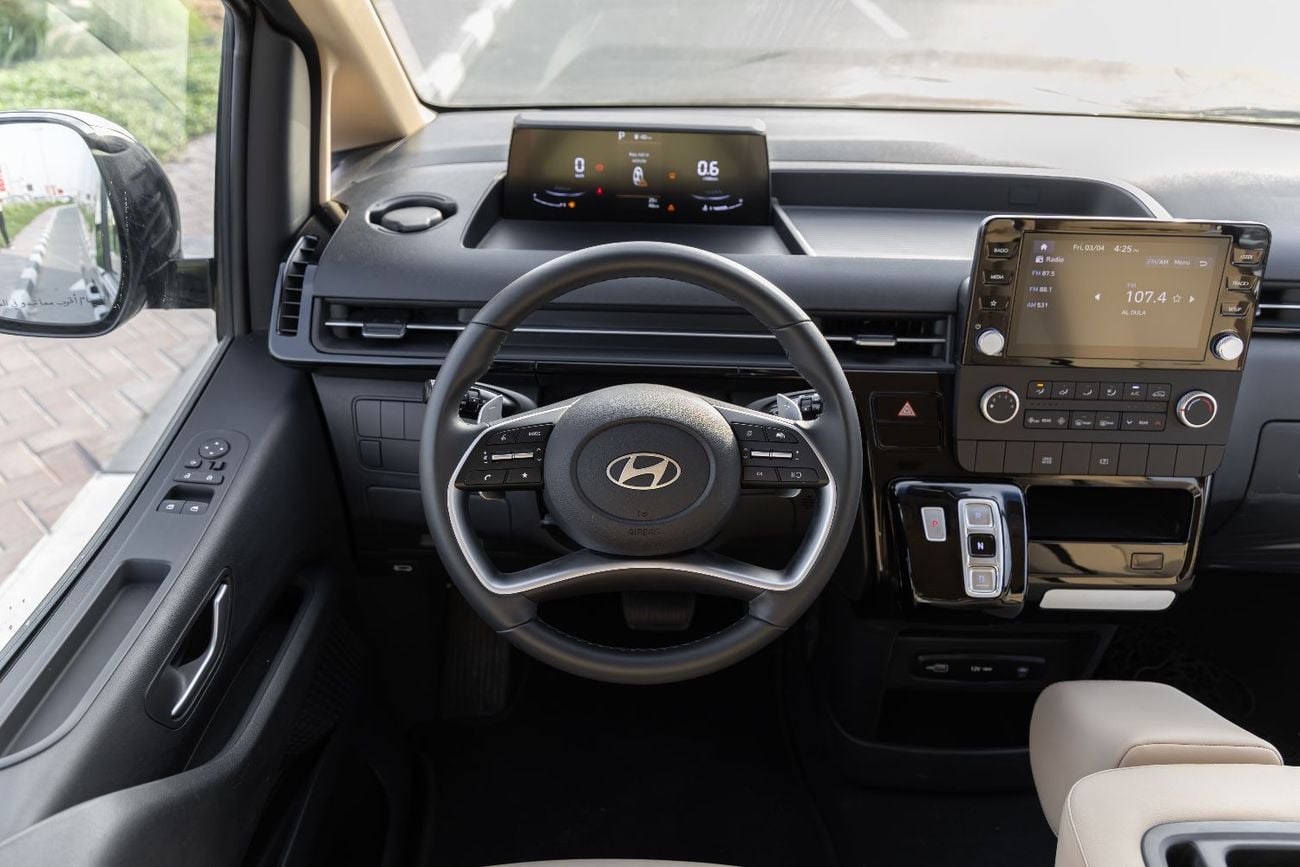 Hyundai Staria Hyundai Staria Comfort | GCC Specs | Automatic | Family Van | 2024 (Export)
