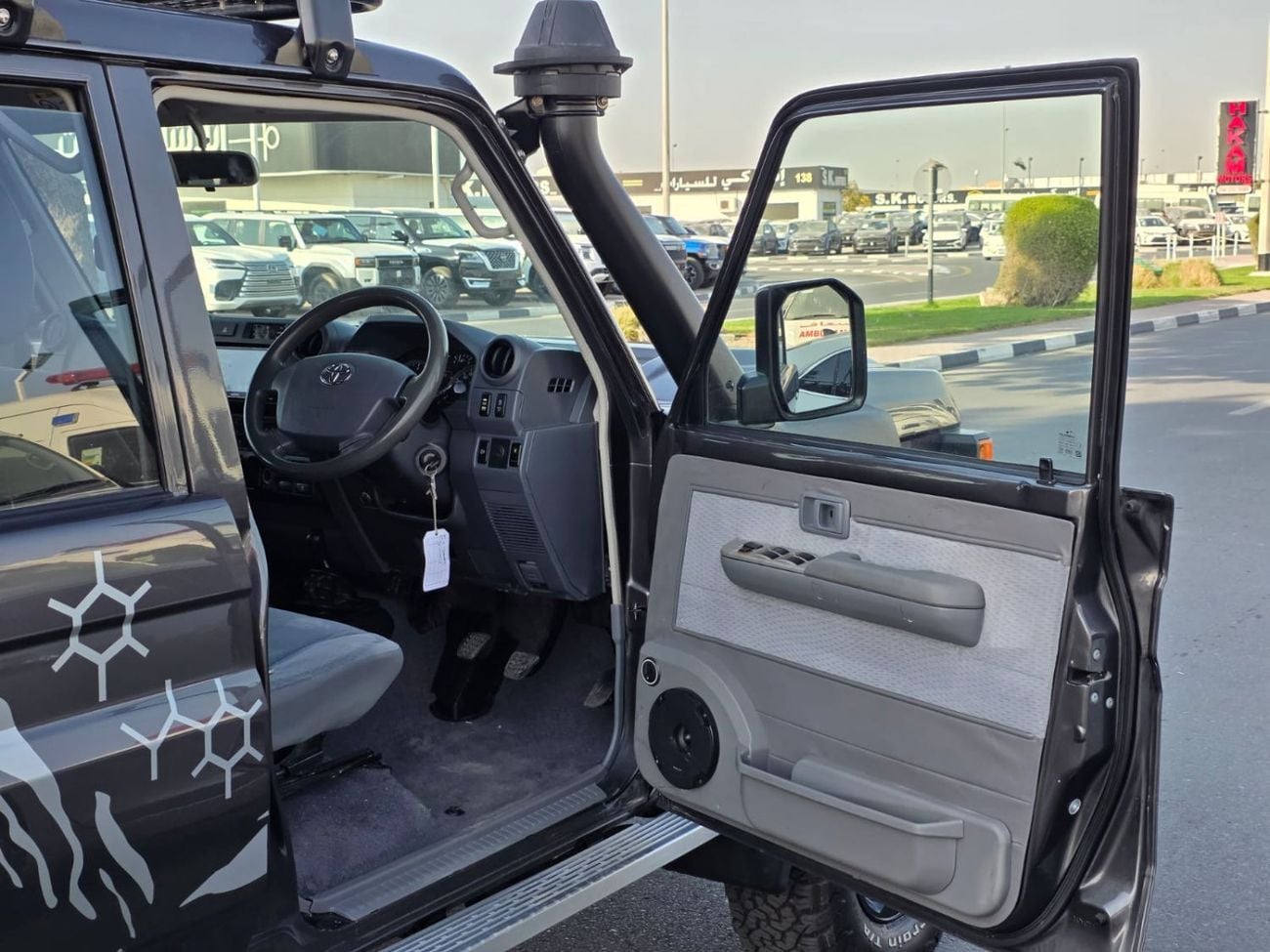 تويوتا لاند كروزر بيك آب RIGHT HAND VEHICLE ONLY FOR EXPORT 4.5L MODEL 2018 SHAPE 2024