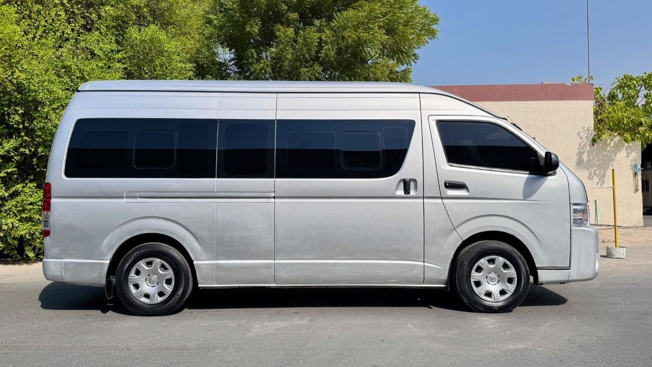 Toyota Hiace 14-SEATER | 3.0L DIESEL ENGINE | AT | RIGHT-HAND-DRIVE | 2WD
