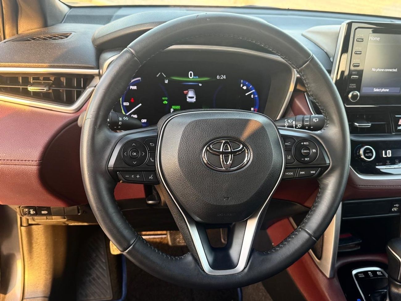 تويوتا كورولا كروس Top OF Range Corolla Cross 1.8L 2023 GCC (Hybrid) FULL OPTION