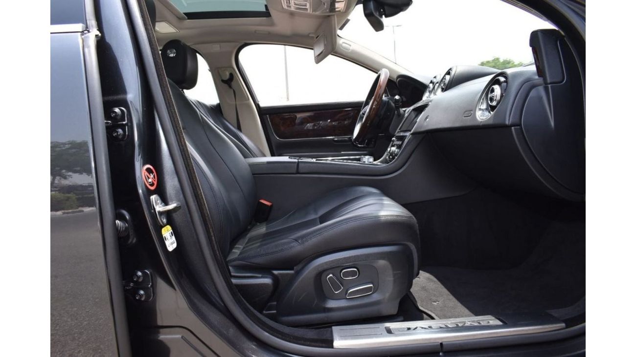 Jaguar XJ Luxury JAGUAR XJ-L V6