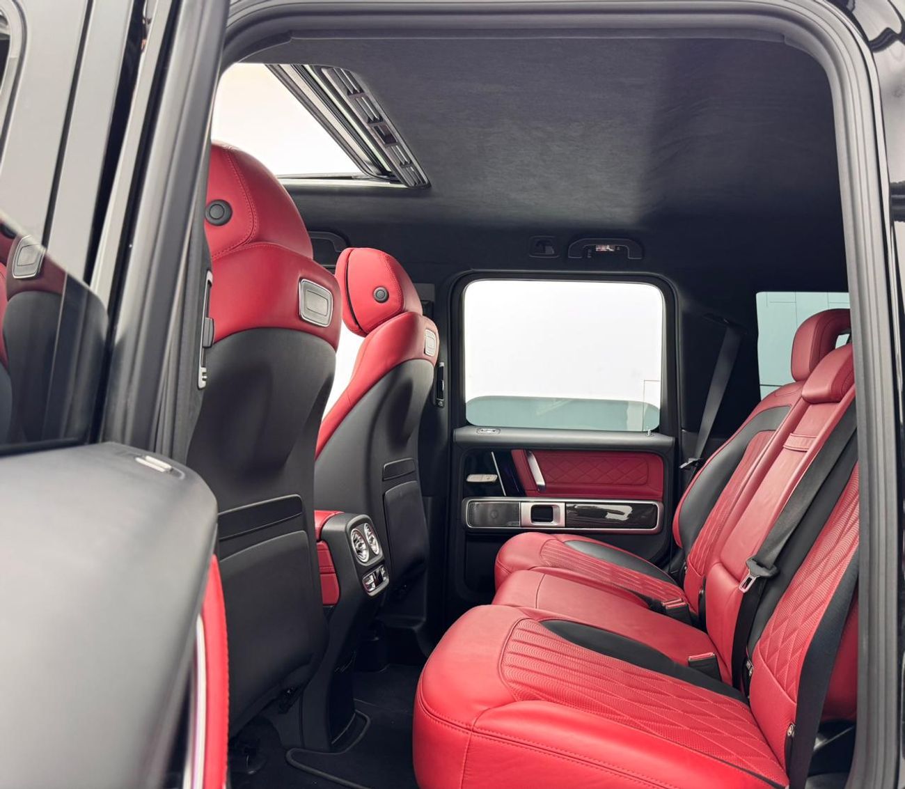 Mercedes-Benz G 63 AMG 2022 Mercedes-Benz G63 AMG Night Package, 2027 Mercedes Warranty and Service Pack, GCC