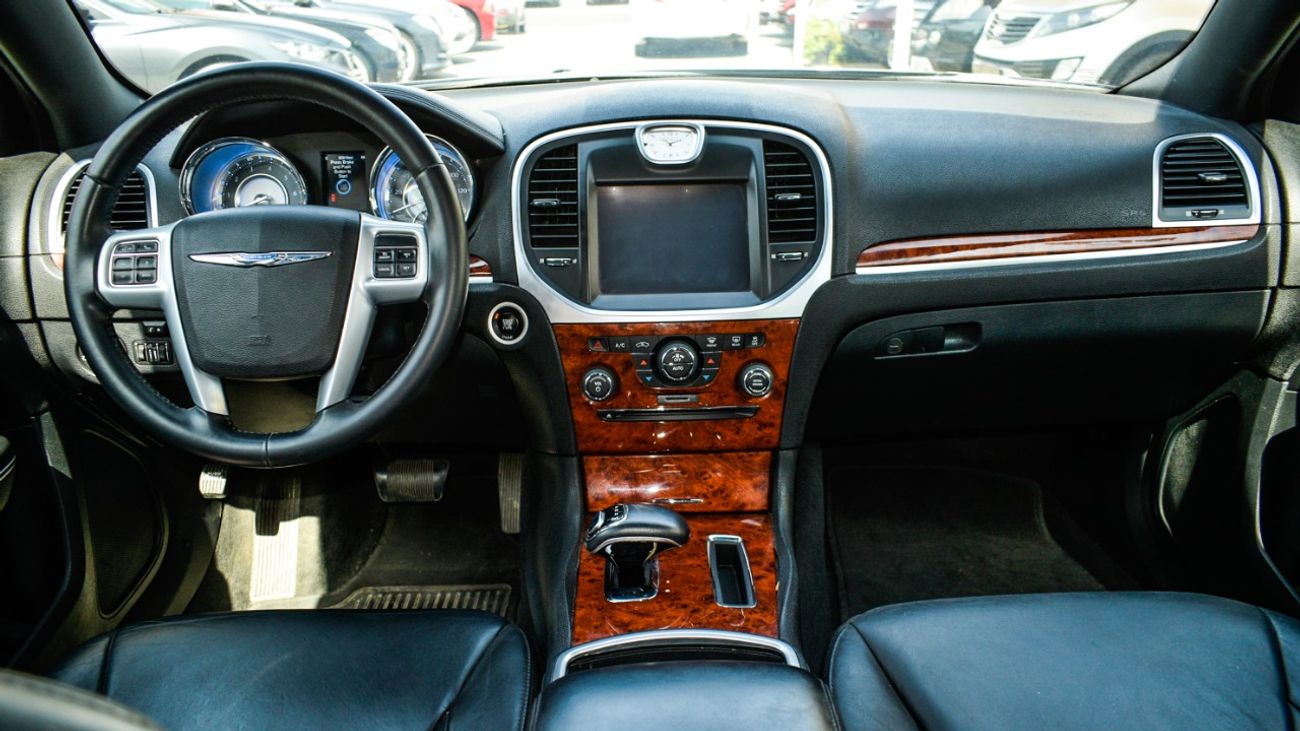 Chrysler 300C Import SRT No. 2 cruise control without accidents, fingerprint, electric mirrors, cruise control, in