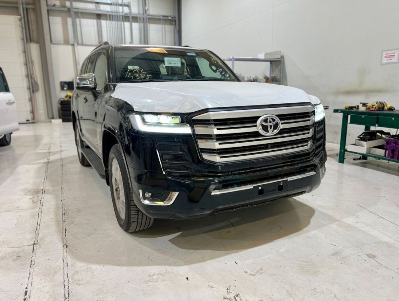 Toyota Land Cruiser LC300 3.5L VX+ PETROL A/T  7 SEATER