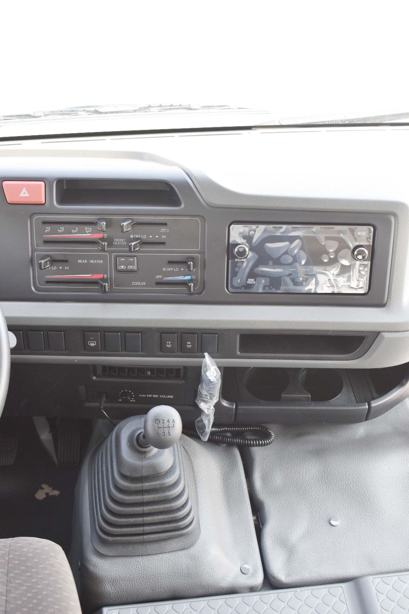 تويوتا كوستر 2.7L (23-Seater)