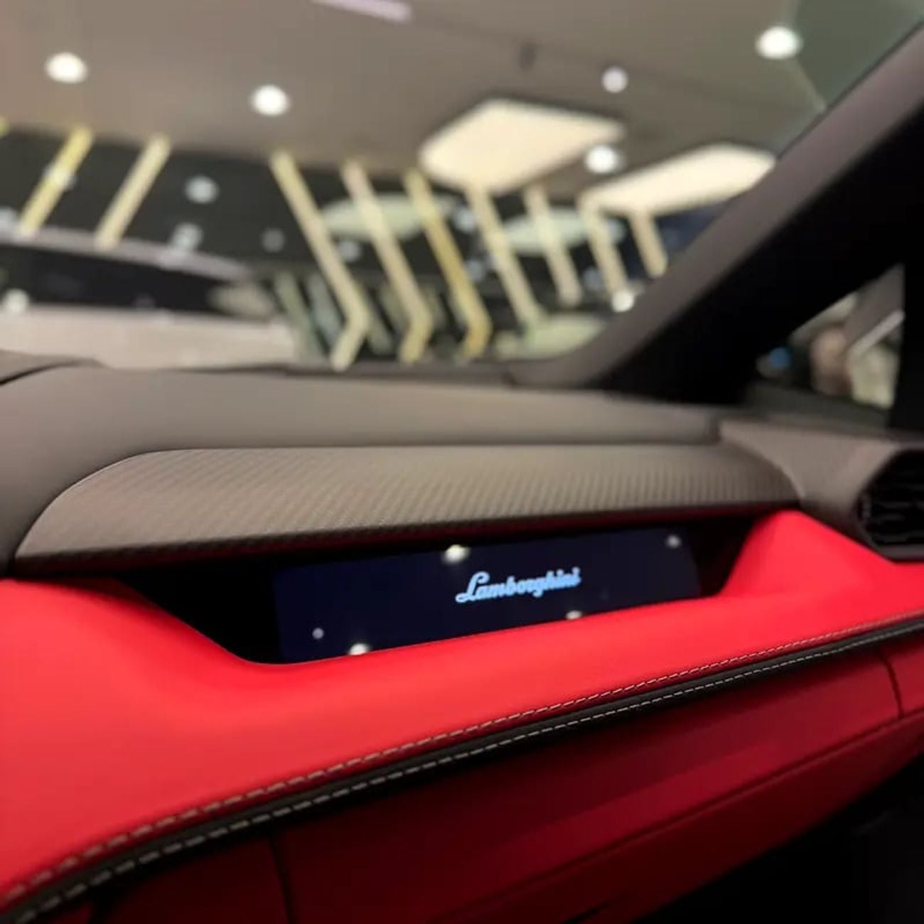 Lamborghini Revuelto PEARL WHITE