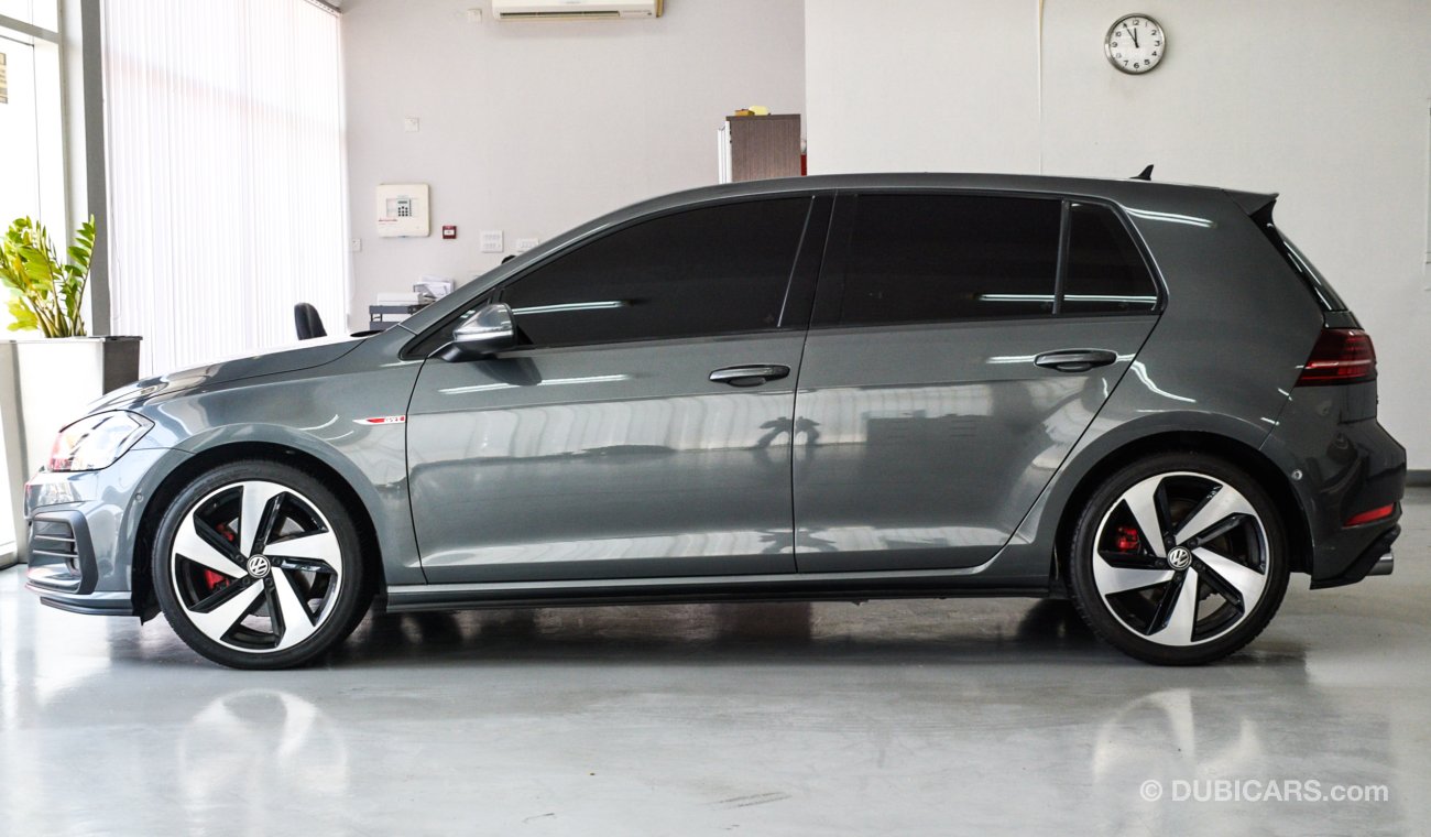 فولكس واجن جولف GTI