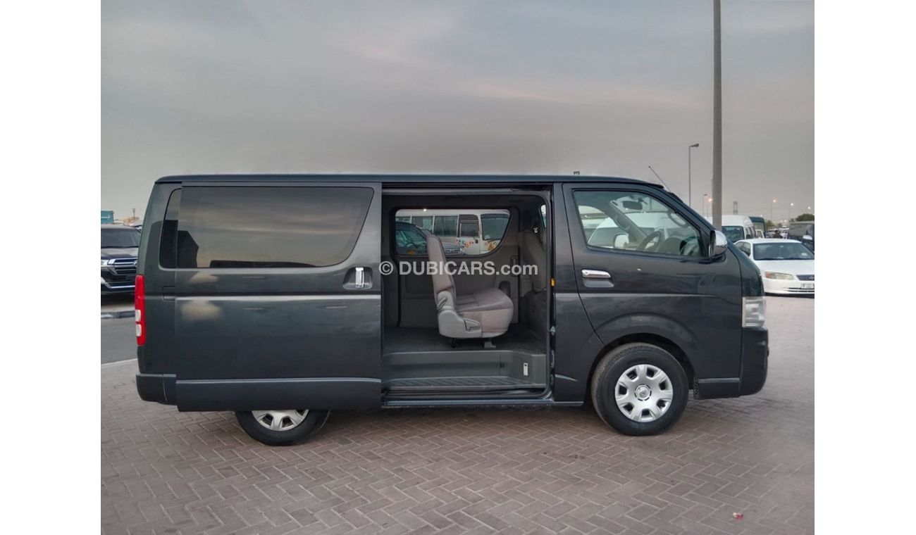 تويوتا هاياس TOYOTA HIACE VAN RIGHT HAND DRIVE (PM1621)