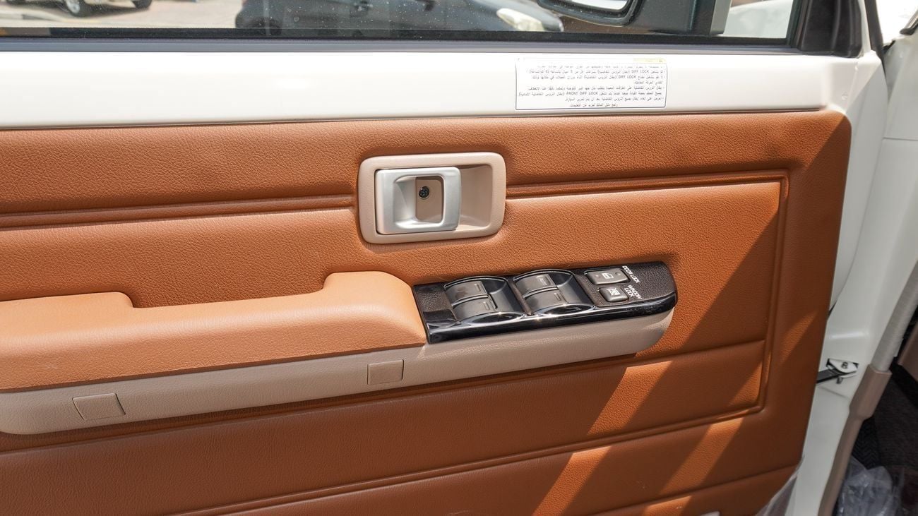 Toyota Land Cruiser 70 LC76 LX LX 2.8L Diesel A/T