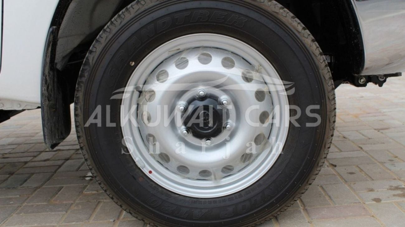 Toyota Hilux Basic 2.4D MT - MY2025