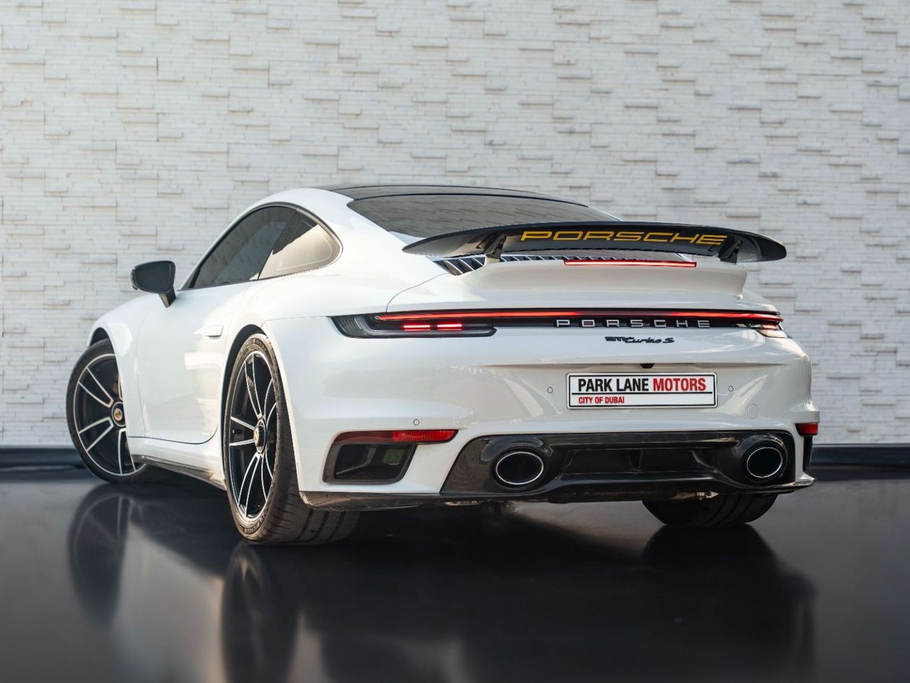 Porsche 911 Turbo S 3.8L (640 HP) Coupe