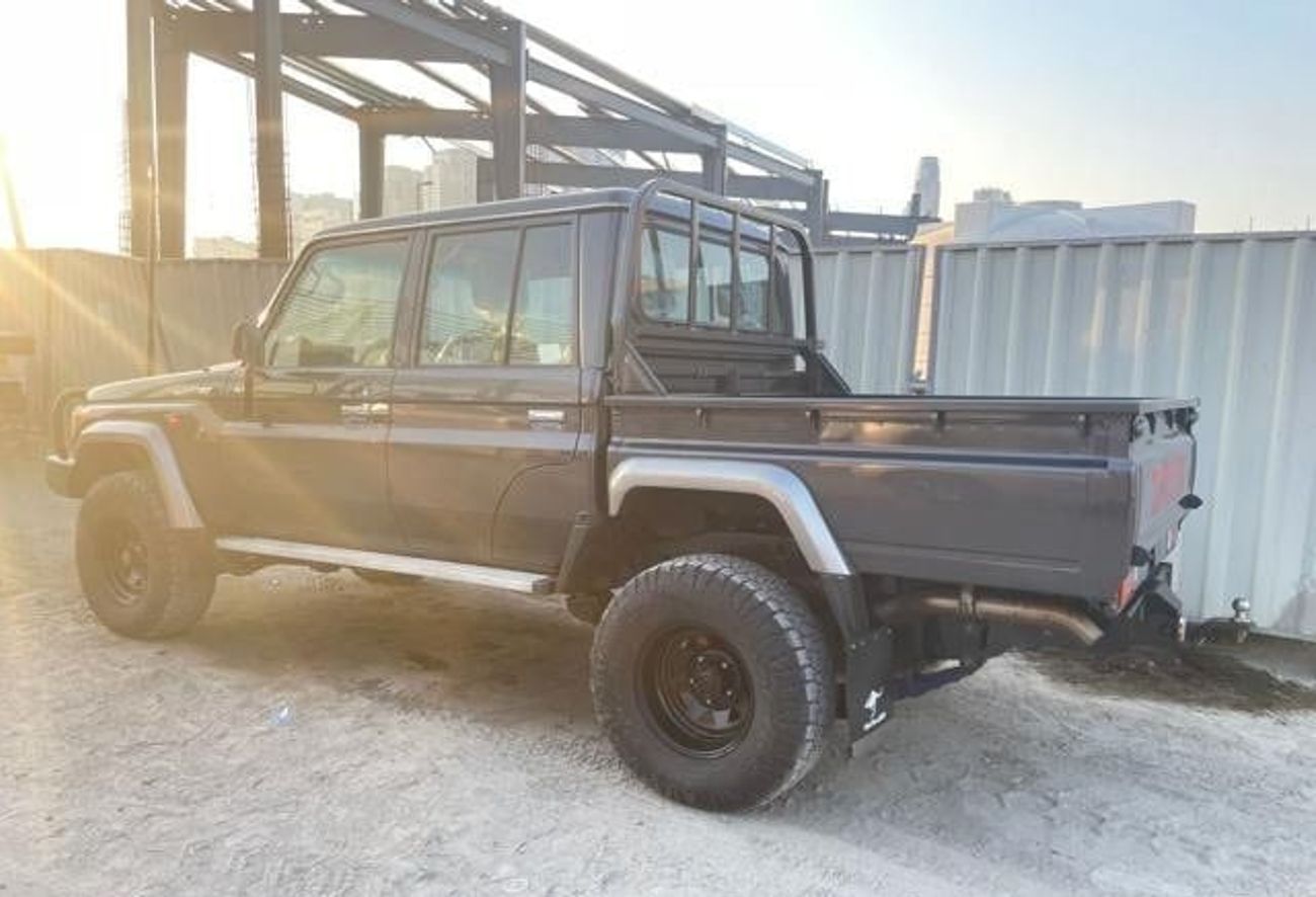 Toyota Land Cruiser Pick Up DIESEL 4.5 LITER ,RIGHT HAND DRIVE ,ONLY FOR EXPORT AVAILABLE