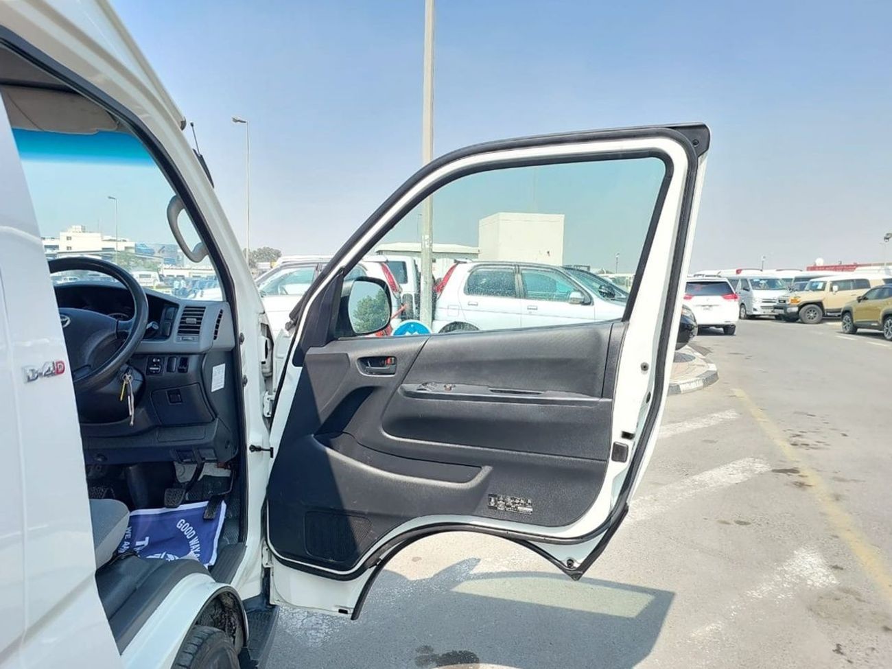 تويوتا هاياس TOYOTA HIACE COMMUTER VAN RHD 2009 MODEL 3.0 L DIESEL MANUAL(PM07365)