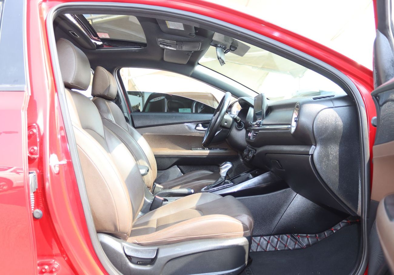 كيا سيراتو كيا سيراتو 2020  خليجى فل أوبشن  بحاله ممتازه ممشى 97000 كم بمحرك 1.6L- بسعر 38000 درهم