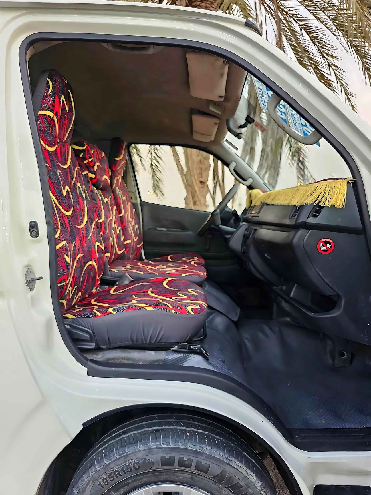 تويوتا هاياس PASSENGER/ PATROL/ MANUAL/ 15 SEATER/ EXPORT ONLY/ LOT# 105795