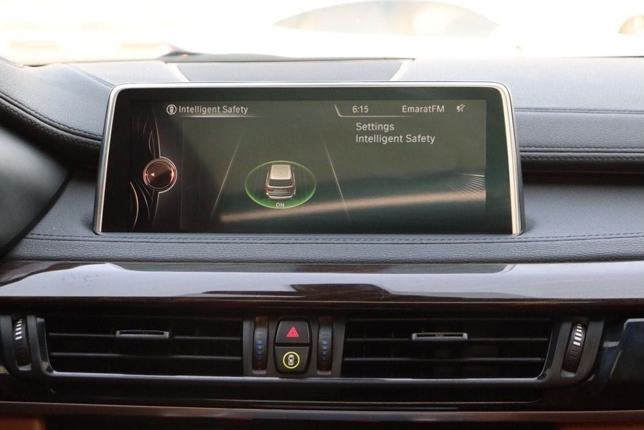 BMW X6 35i Executive 3.0L BMW X6 35i / 2016 / GCC / Free Accident/ Only 85,000KM