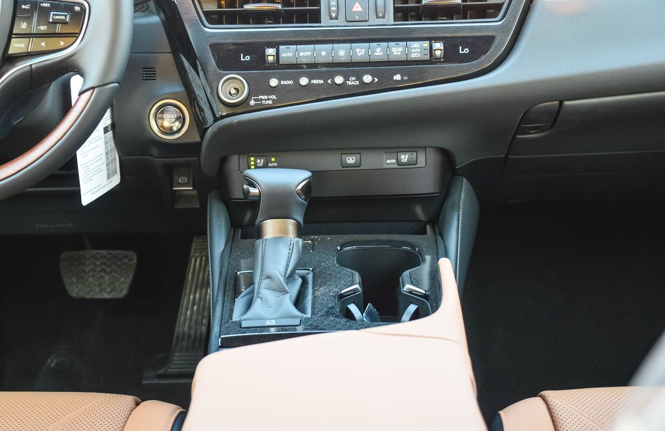 Lexus ES350 LEXUS ES350 3.5L V6 FWD SEDAN 2025 (FULL OPTION)